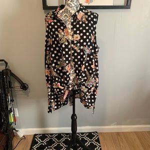 Very cute button down shirt!